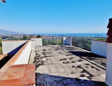 Casetta indipendente con splendida terrazza panoramica e 1500 mq circa di terreno