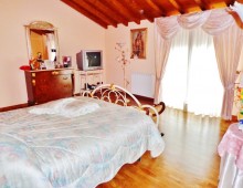 Graziosa villetta con 330 mq di spazio esterno