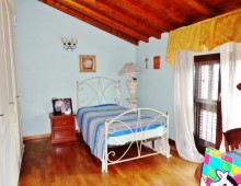 Graziosa villetta con 330 mq di spazio esterno