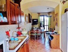 Graziosa villetta con 330 mq di spazio esterno