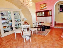 Graziosa villetta con 330 mq di spazio esterno