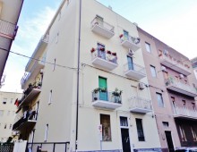Tre vani  con parquet zona centro Catania