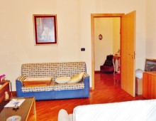 Tre vani  con parquet zona centro Catania