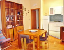 Tre vani  con parquet zona centro Catania