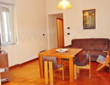 Tre vani  con parquet zona centro Catania