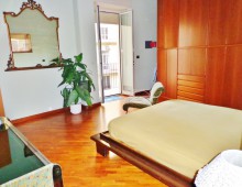 Tre vani  con parquet zona centro Catania