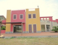 Villa singola su tre livelli con 1200 mq di terreno