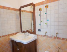 Villa singola su tre livelli con 1200 mq di terreno