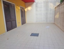 Villa singola su tre livelli con 1200 mq di terreno