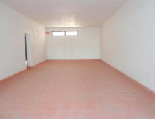 Villa singola su tre livelli con 1200 mq di terreno