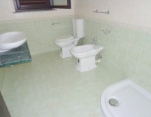 Villa singola su tre livelli con 1200 mq di terreno