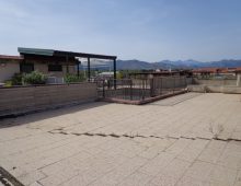 Bivano arredato con splendida vista mare ed Etna