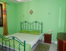 Bivano arredato con splendida vista mare ed Etna