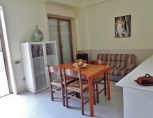 Grazioso appartamento arredato con terrazzino