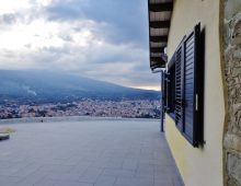 Ricercata casetta immersa nel verde alle pendici dell’Etna