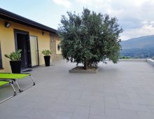 Ricercata casetta immersa nel verde alle pendici dell’Etna