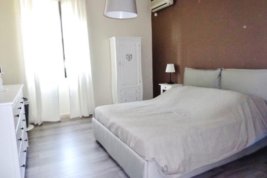 Ampio e luminoso 3 vani semi indipendente ristrutturato e arredato