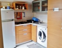 Comoda mansarda arredata con terrazzino fronte mare