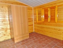 Piccola casetta prefabbricata con 2000 mq di terreno e meravigliosa vista mare