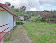 Piccola casetta prefabbricata con 2000 mq di terreno e meravigliosa vista mare