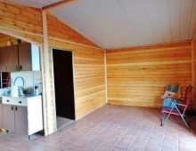 Piccola casetta prefabbricata con 2000 mq di terreno e meravigliosa vista mare