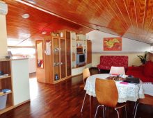 Luminoso attico ben rifinito sito al 4° piano con mansarda e garage