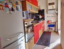 Luminoso attico ben rifinito sito al 4° piano con mansarda e garage