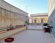Ampia casa singola sita al piano terra con terrazza edificabile