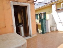 Casa singola sita al primo piano vicino Piazza San Pietro