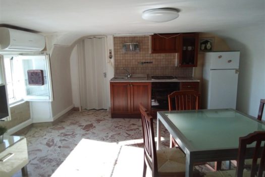 Mansarda arredata sita al secondo piano in pieno centro storico