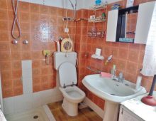 Casa indipendente con 300 mq di giardino