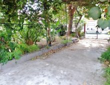 Casa indipendente con 300 mq di giardino