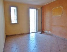 Trivani di recente costruzione con garage.