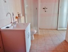 Trivani di recente costruzione con garage.