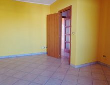 Trivani di recente costruzione con garage.