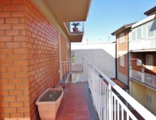 Trivani di recente costruzione con garage.