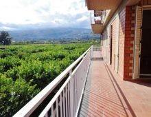 Trivani di recente costruzione con garage.