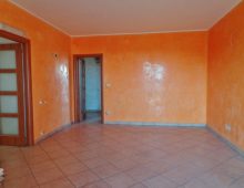 Trivani di recente costruzione con garage.