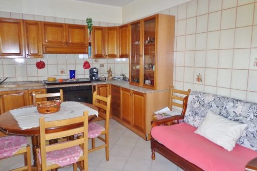 Ampio e luminoso 4 vani più accessori e garage