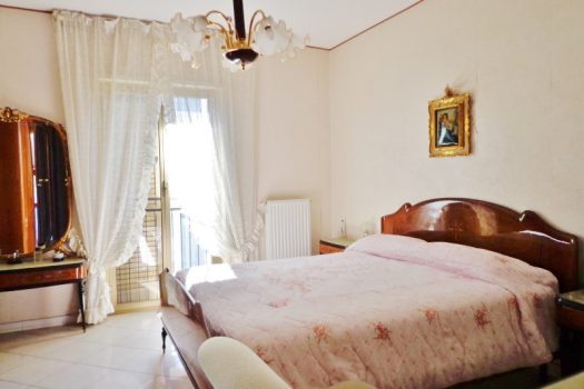 Ampio e luminoso 4 vani più accessori e garage