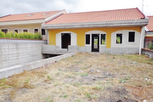 Villetta da rifinire in zona tranquilla e panoramica