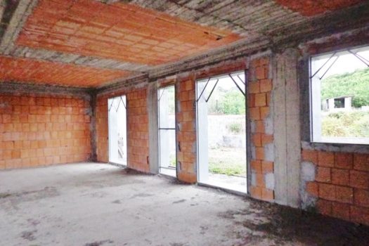 Villetta da rifinire in zona tranquilla e panoramica