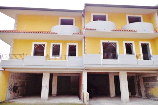 Villette da rifinire in zona panoramica