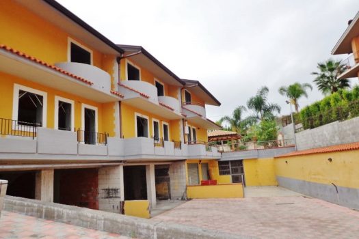 Villette da rifinire in zona panoramica