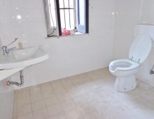 Ampia e luminosa bottega con cortile di 50 mq circa