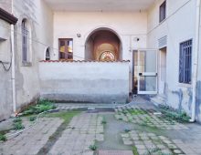 Ampia e luminosa bottega con cortile di 50 mq circa