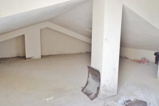 Mansarda da rifinire in zona centrale e ben servita