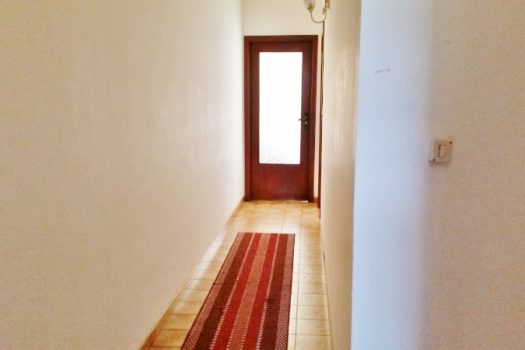 Intero palazzetto in zona servita e centrale