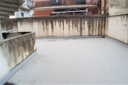 Ampia bottega di 70 mq più 70 mq di magazzino sottostante