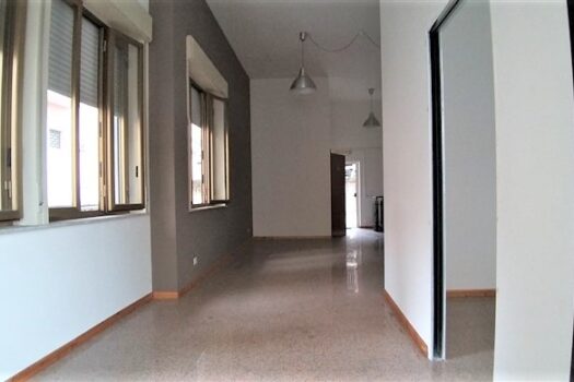 Ampia bottega di 70 mq più 70 mq di magazzino sottostante